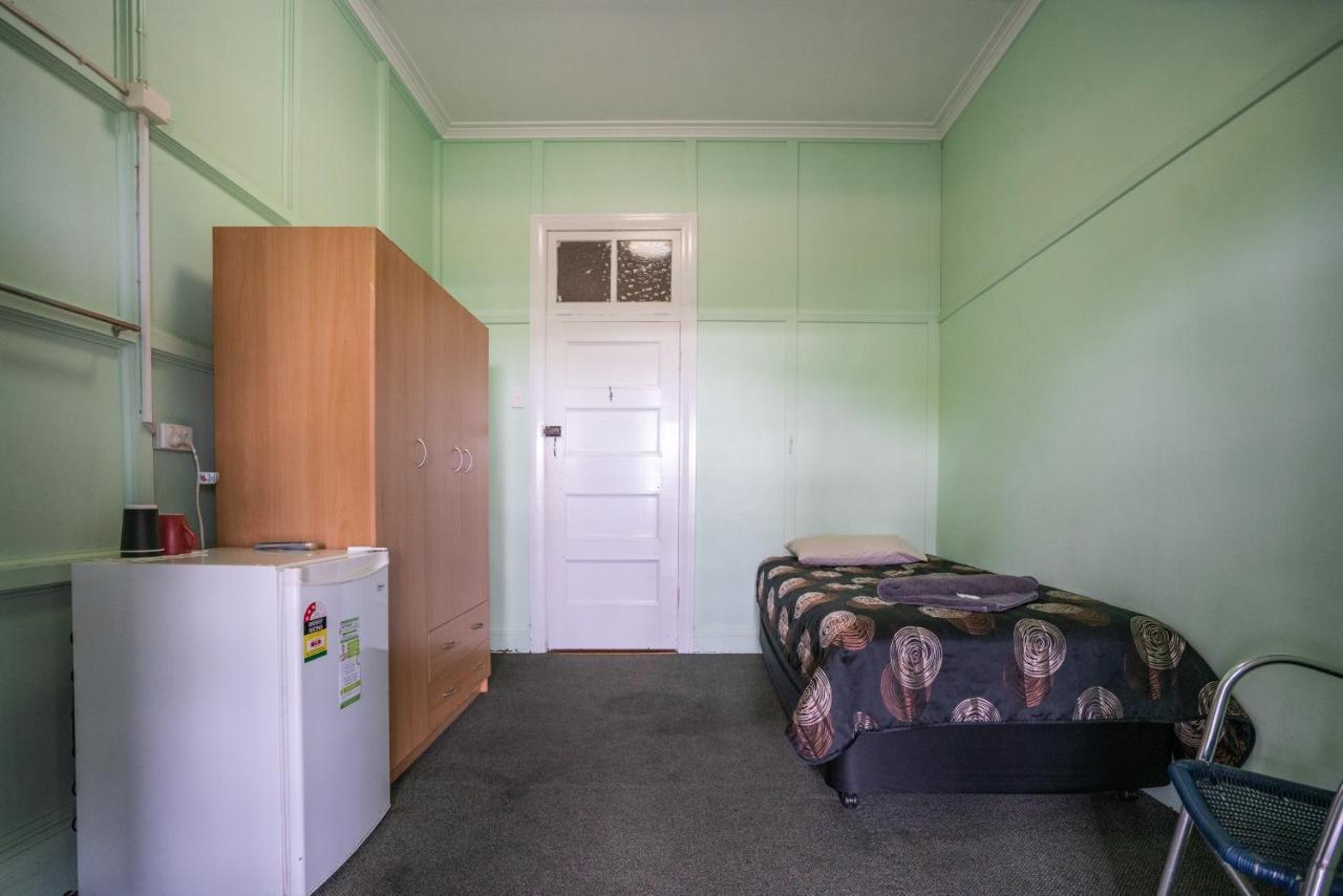 Commercial Hotel Clermont Экстерьер фото