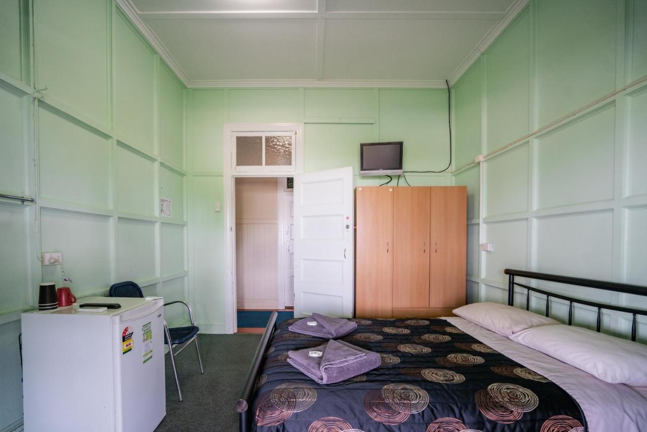 Commercial Hotel Clermont Экстерьер фото